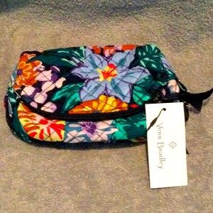 Final Price❗️New with tags Vera Bradley floral quilted cosmetic case